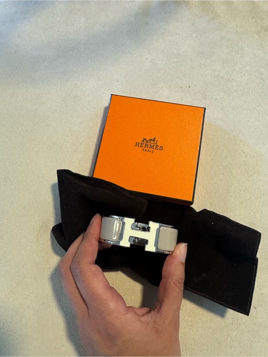 Hermes Jewelry - Hermès Clic Clac H Bracelet in Marron Glacé with white H
